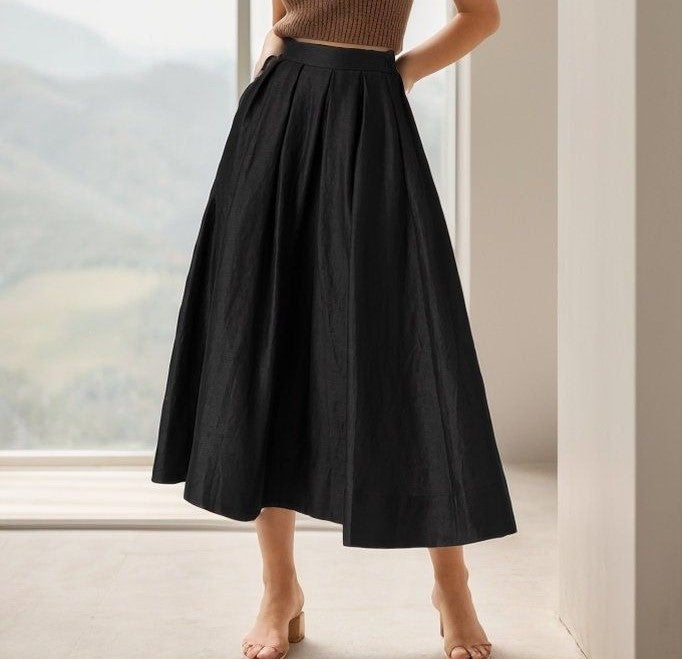 women balck skirt